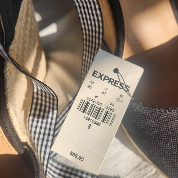 Express NWT Black Espadrille wedge wrap around ankle shoes - Picture 12 of 14